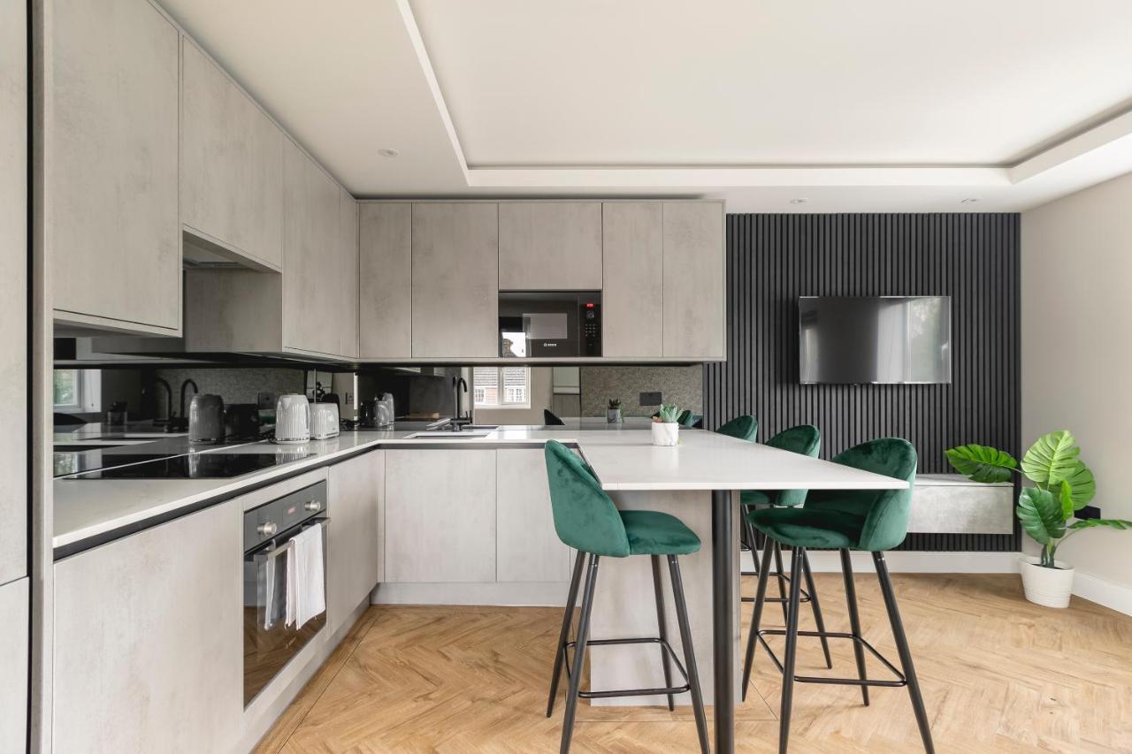 Skyvillion - Cozy Large 4 & 1 Bed Apartments In London Enfield, Mins To Tube Station, Free Wi-Fi Ngoại thất bức ảnh