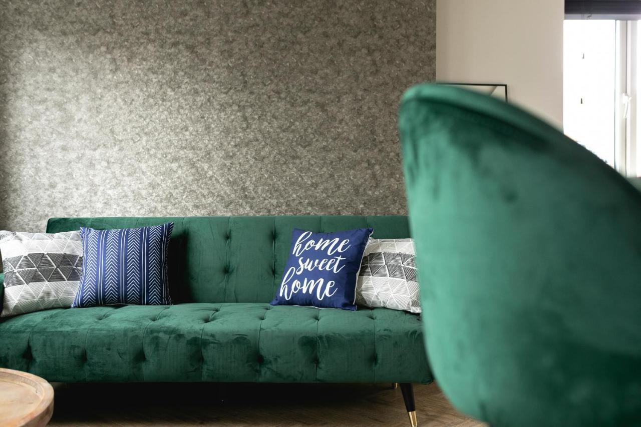 Skyvillion - Cozy Large 4 & 1 Bed Apartments In London Enfield, Mins To Tube Station, Free Wi-Fi Ngoại thất bức ảnh