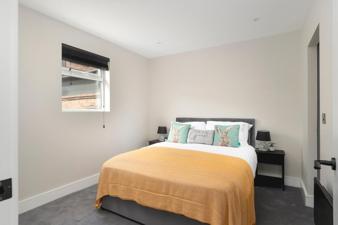 Skyvillion - Cozy Large 4 & 1 Bed Apartments In London Enfield, Mins To Tube Station, Free Wi-Fi Ngoại thất bức ảnh
