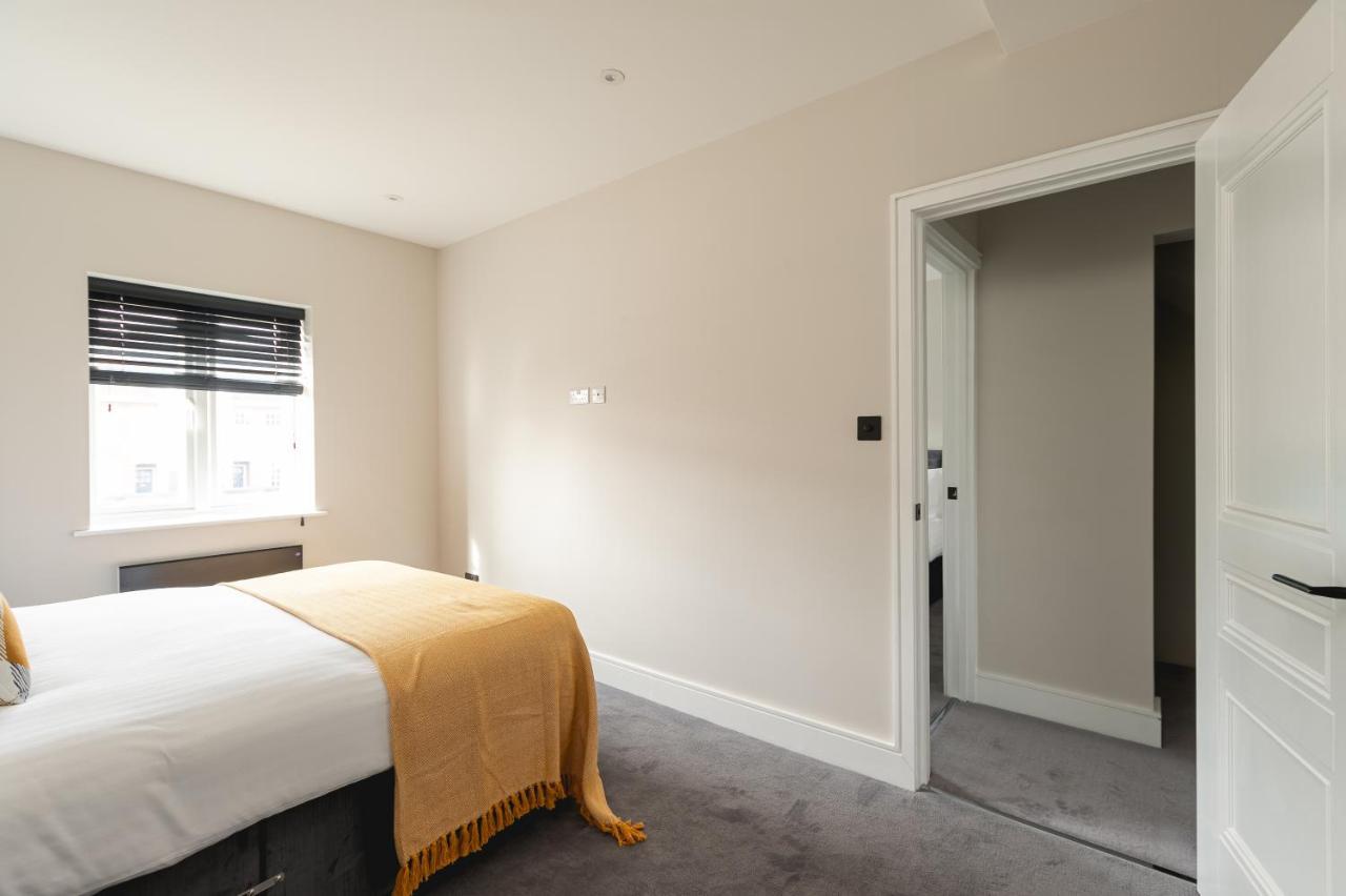 Skyvillion - Cozy Large 4 & 1 Bed Apartments In London Enfield, Mins To Tube Station, Free Wi-Fi Ngoại thất bức ảnh