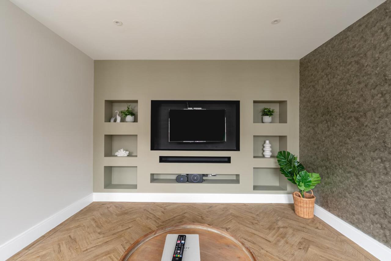 Skyvillion - Cozy Large 4 & 1 Bed Apartments In London Enfield, Mins To Tube Station, Free Wi-Fi Ngoại thất bức ảnh