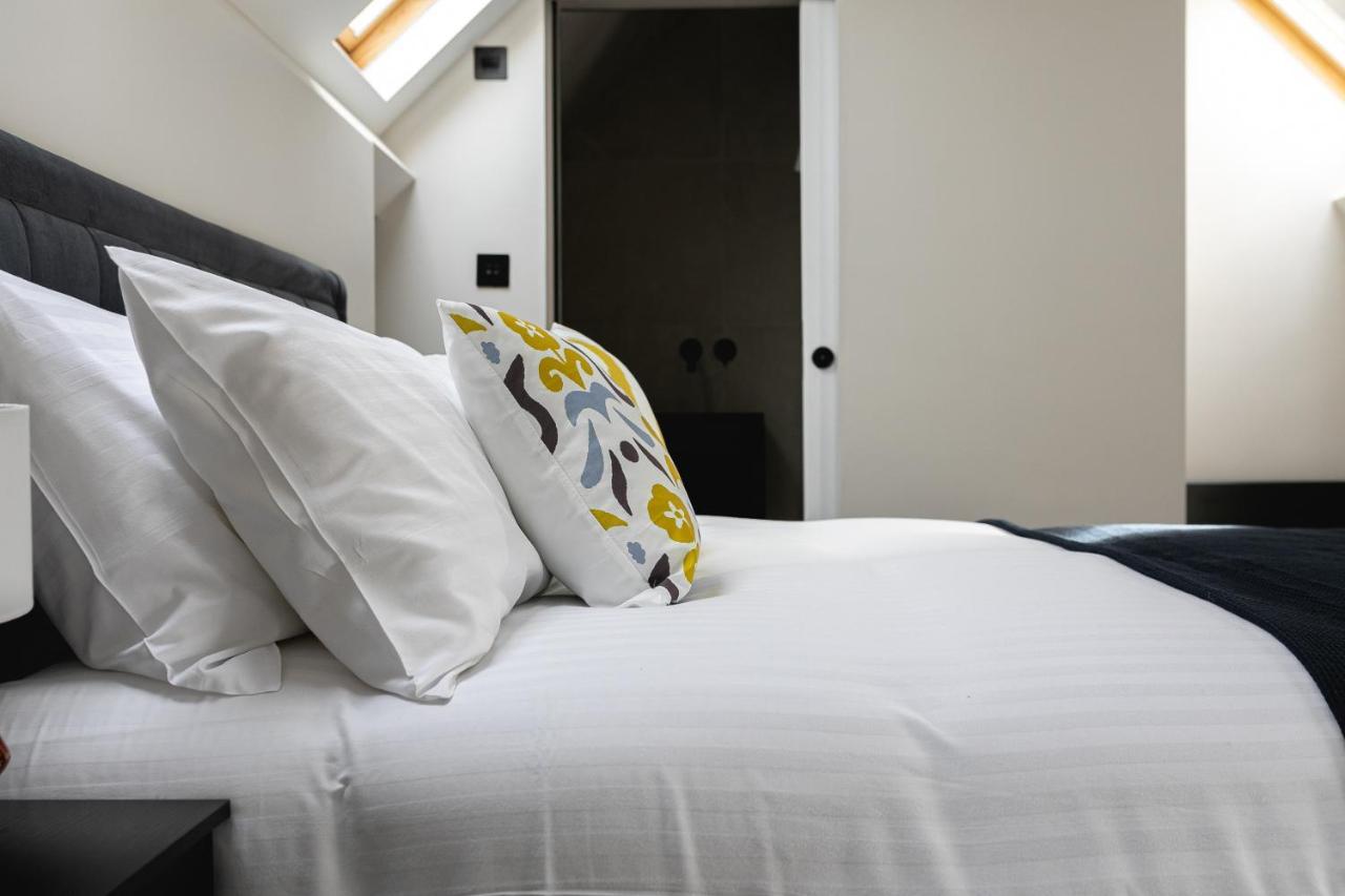 Skyvillion - Cozy Large 4 & 1 Bed Apartments In London Enfield, Mins To Tube Station, Free Wi-Fi Ngoại thất bức ảnh