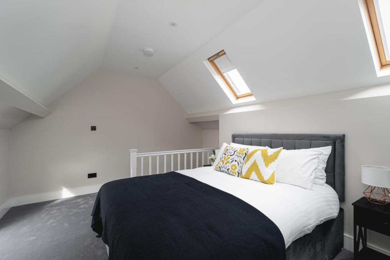 Skyvillion - Cozy Large 4 & 1 Bed Apartments In London Enfield, Mins To Tube Station, Free Wi-Fi Ngoại thất bức ảnh