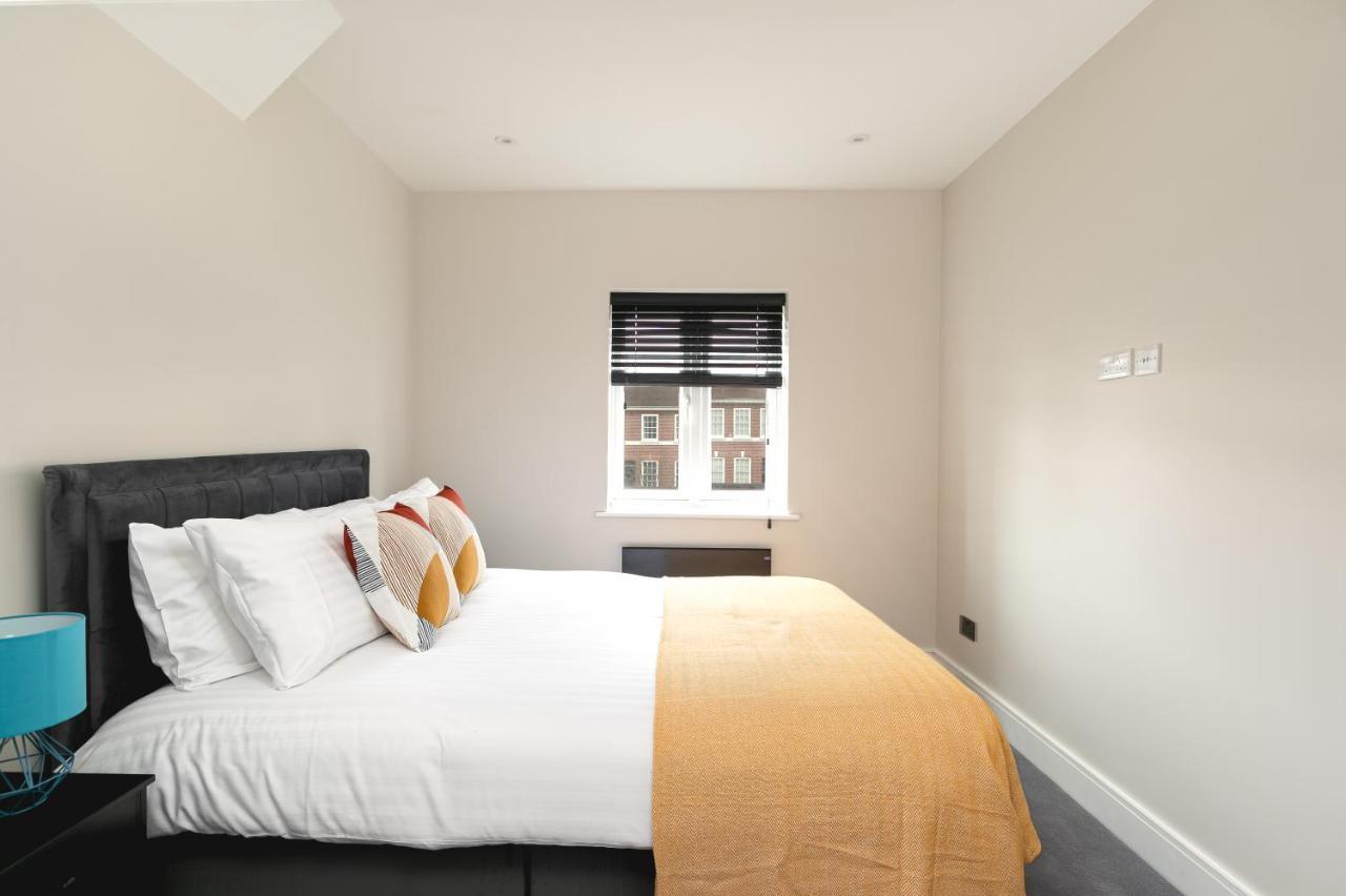 Skyvillion - Cozy Large 4 & 1 Bed Apartments In London Enfield, Mins To Tube Station, Free Wi-Fi Ngoại thất bức ảnh