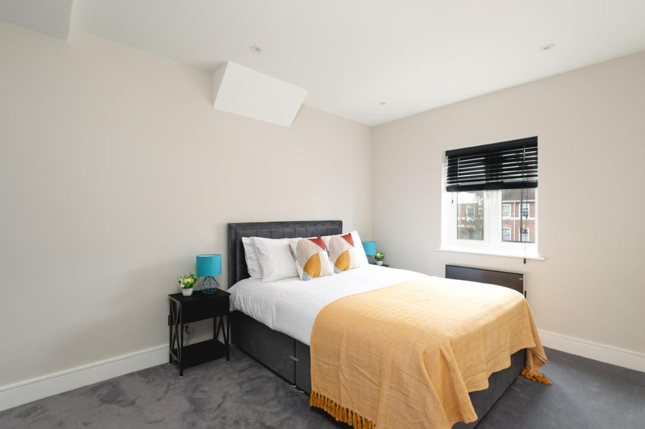 Skyvillion - Cozy Large 4 & 1 Bed Apartments In London Enfield, Mins To Tube Station, Free Wi-Fi Ngoại thất bức ảnh