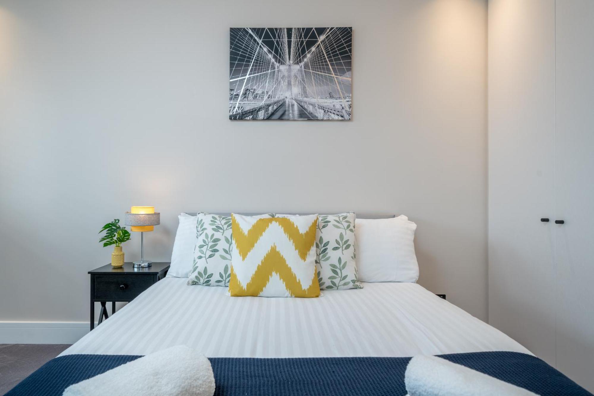 Skyvillion - Cozy Large 4 & 1 Bed Apartments In London Enfield, Mins To Tube Station, Free Wi-Fi Ngoại thất bức ảnh