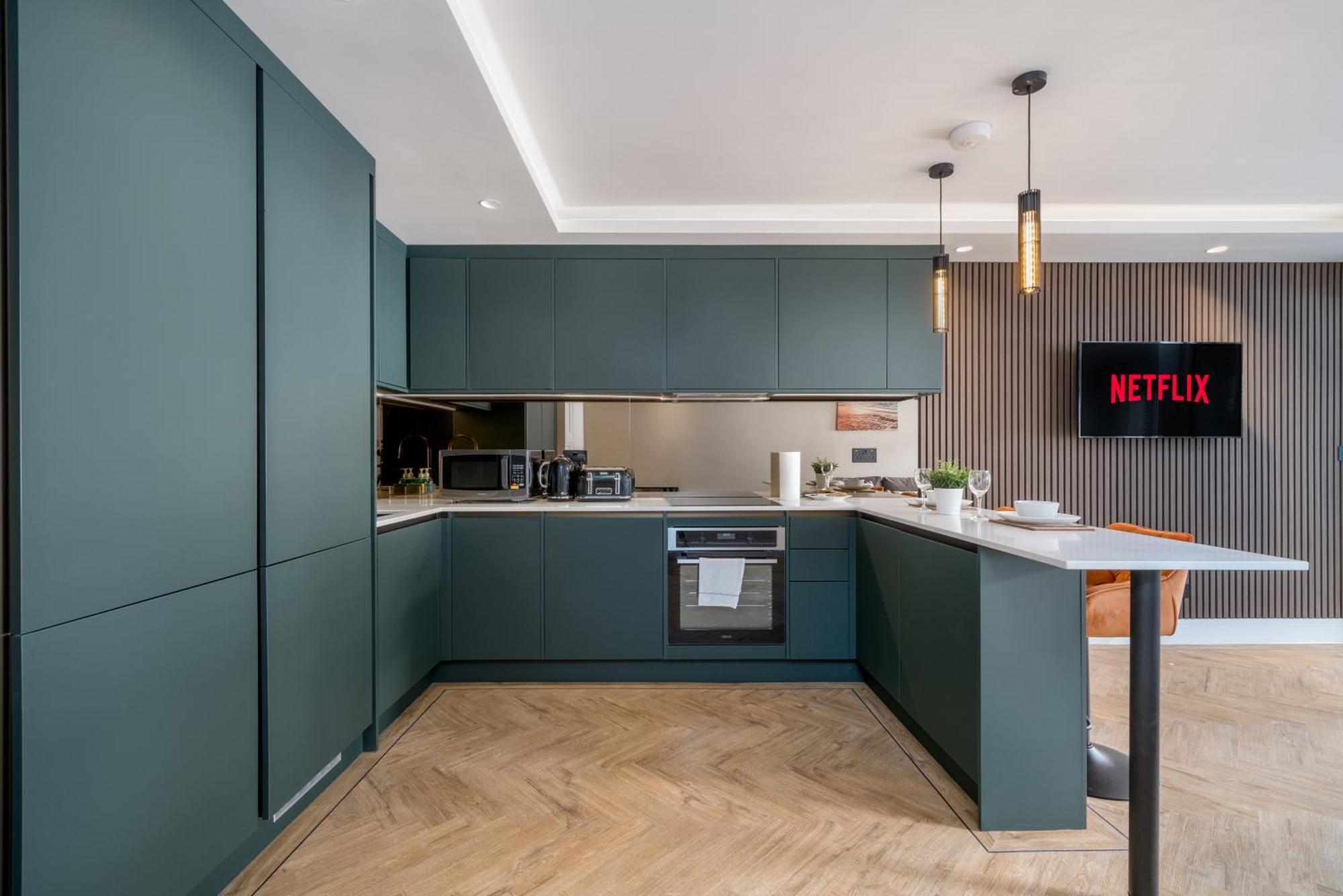 Skyvillion - Cozy Large 4 & 1 Bed Apartments In London Enfield, Mins To Tube Station, Free Wi-Fi Ngoại thất bức ảnh