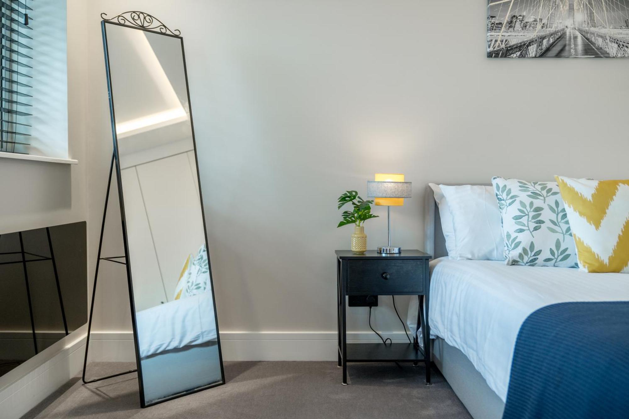 Skyvillion - Cozy Large 4 & 1 Bed Apartments In London Enfield, Mins To Tube Station, Free Wi-Fi Ngoại thất bức ảnh