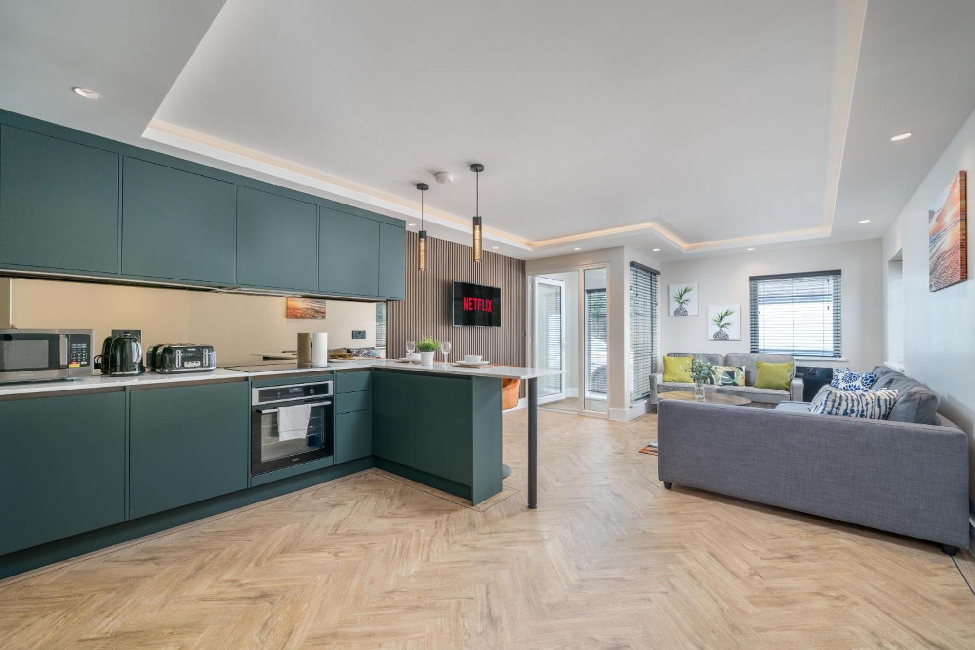 Skyvillion - Cozy Large 4 & 1 Bed Apartments In London Enfield, Mins To Tube Station, Free Wi-Fi Ngoại thất bức ảnh